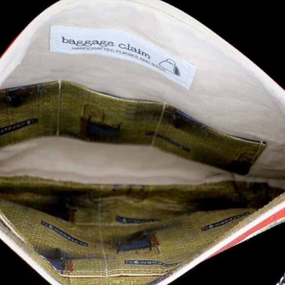 Harry Potter Platform 9 3/4 Baggage Claim Purse Handcrafted Crossbody Bag - Picture 6 of 6